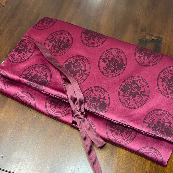 Victoria's Secret Other - Victoria’s Secret Silk Tri-Folding Travel Lingerie Folio (NWT)